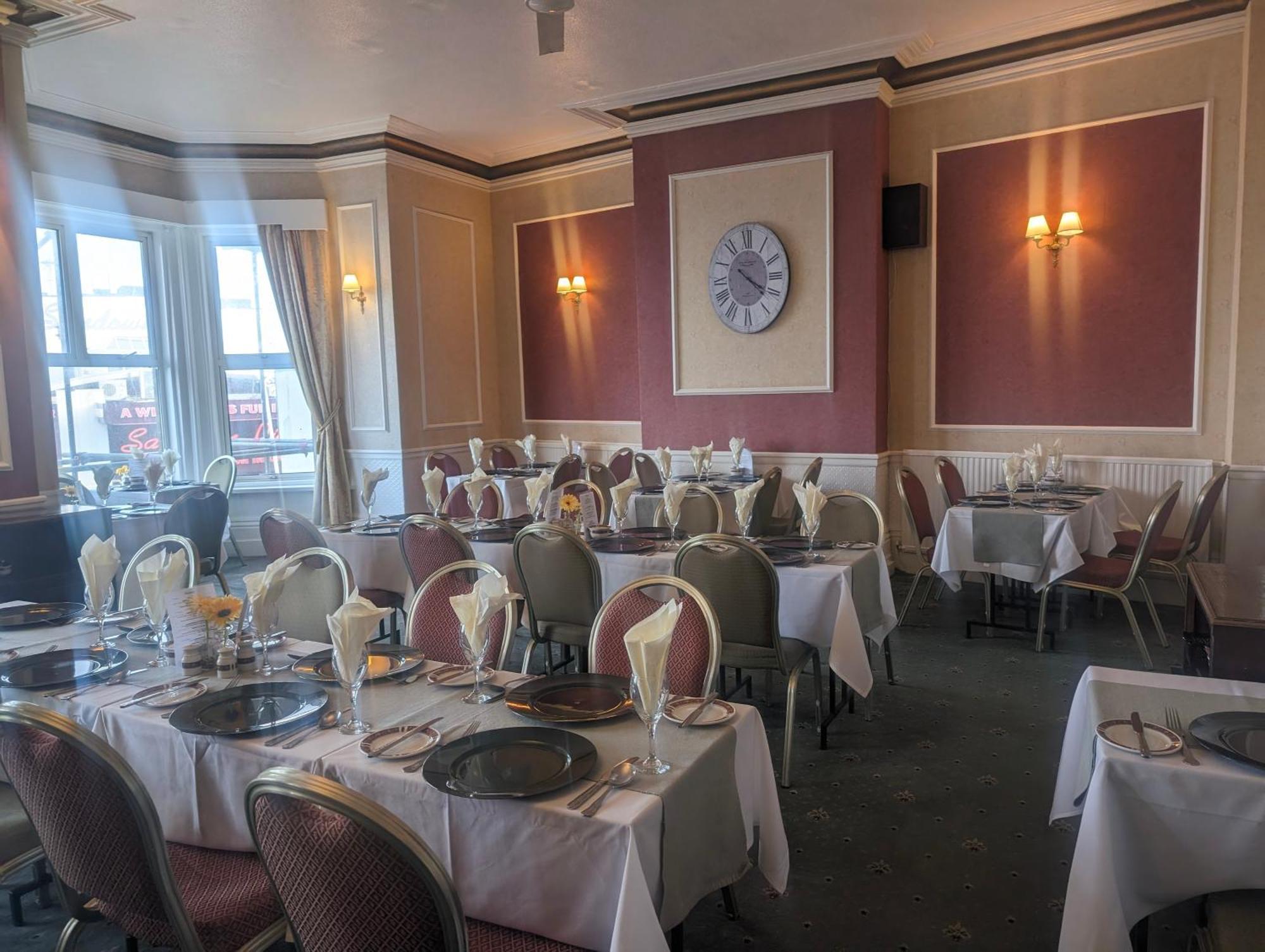 Royal Pier Hotel Sandown Exterior photo