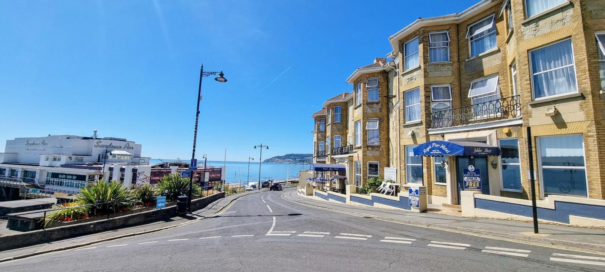 Royal Pier Hotel Sandown Exterior photo